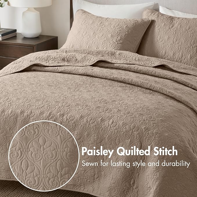 Madison Park Luxurious Cotton Damask Quilt Set, 2PC Twin/Twin XL Bed Set | All Season, Lightweight Stitching Coverlet Bedspread Bedding Stitching with Shams, Khaki