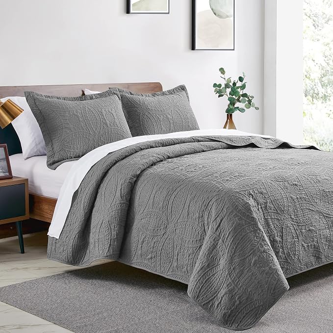 Love's cabin Oversized King Size Quilt Bedding Set Grey Bedspreads - Oversized King Lightweight Bedspread Comforter - Coin Pattern Coverlet for All Season - 3 Pieces (1 Quilt, 2 Pillow Shams)