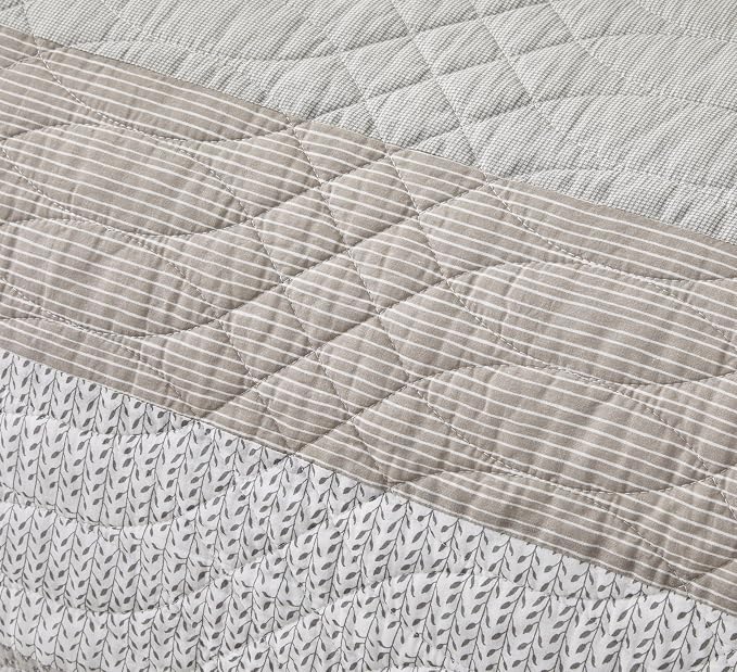 Chezmoi Collection Robyn 3-Piece Gray Taupe White Floral Hibiscus Flower Patchwork Striped Quilt Set - Pre-Washed Soft Lightweight Reversible Cotton Bedspread Coverlet for All Season, Queen Size