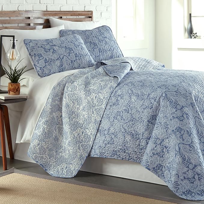 Southshore Fine Living, Inc. Extra Large King Size Quilts, Paisley Quilt, Blue and White Bedspread, 3-Piece Bohemian Bedding Set with Two Matching Shams, California/King, Reversible Blue
