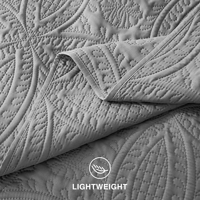 Love's cabin Queen Quilt Set Grey, Bed in a Bag Queen Size Bedding 7 Pieces, Ultrasonic Embossed Coin Pattern Comforter, Lightweight Bedspreads for All Seasons Quilt with Sheets, Pillowcases & Shams