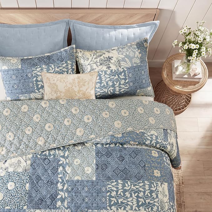 Oversized Queen Quilt Set-3 Pieces Soft Bedding Floral Patchwork Coverlet | All Seasons Quilts Queen Size for Bed, 1 Quilt (102" x 110") and 2 Shams (20" x 26"), Vintage Bedspread, Blue