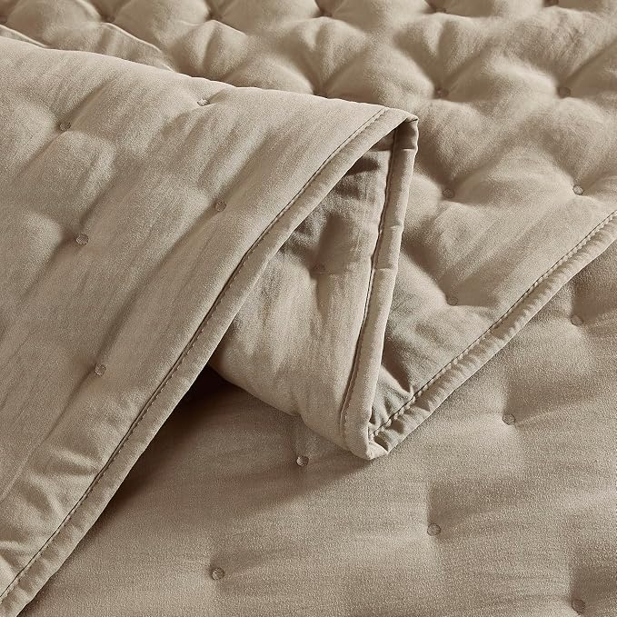 WDCOZY Beige Cloud King Size Quilt Set, Tan Lightweight Farmhouse Bedspread, Rustic Country Coverlet, Taupe Camel Soft Bedding, Thin Comforter for All Season - 3 Pieces, 104x90 inches